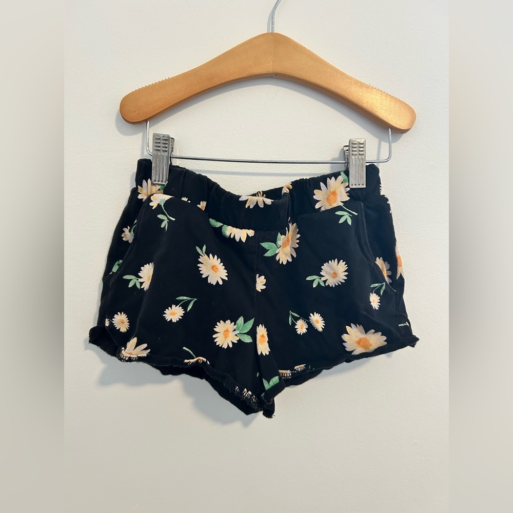 Old navy sunflower print Dolphin-Hem Cheer Shorts for Girls Size 8